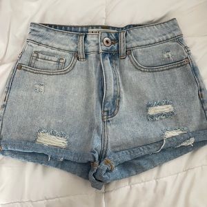 Bullhead mom shorts